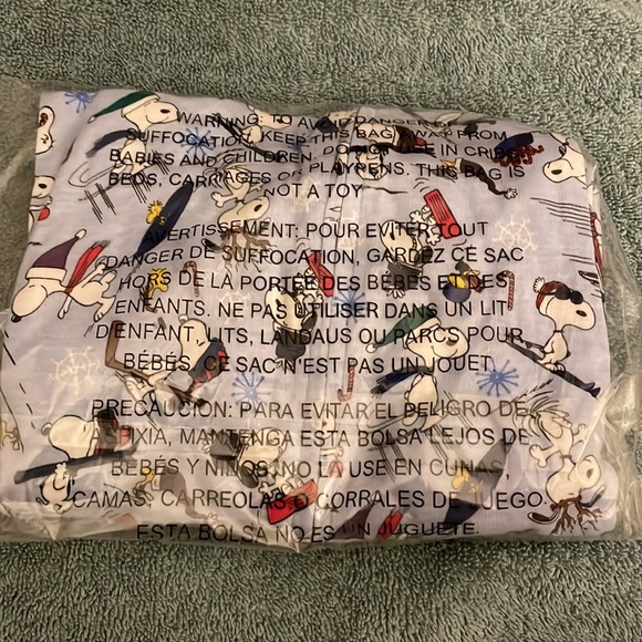 Vera Bradley Peanuts One Piece Sleeper NWT - Picture 5 of 5